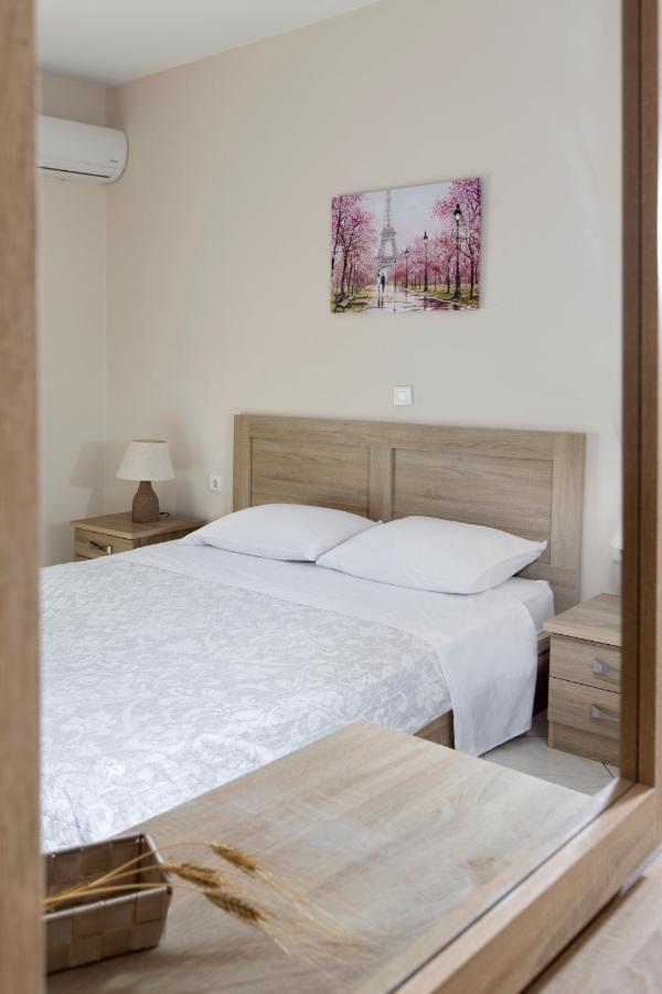 Kostas 2 Apartment Bagian luar foto