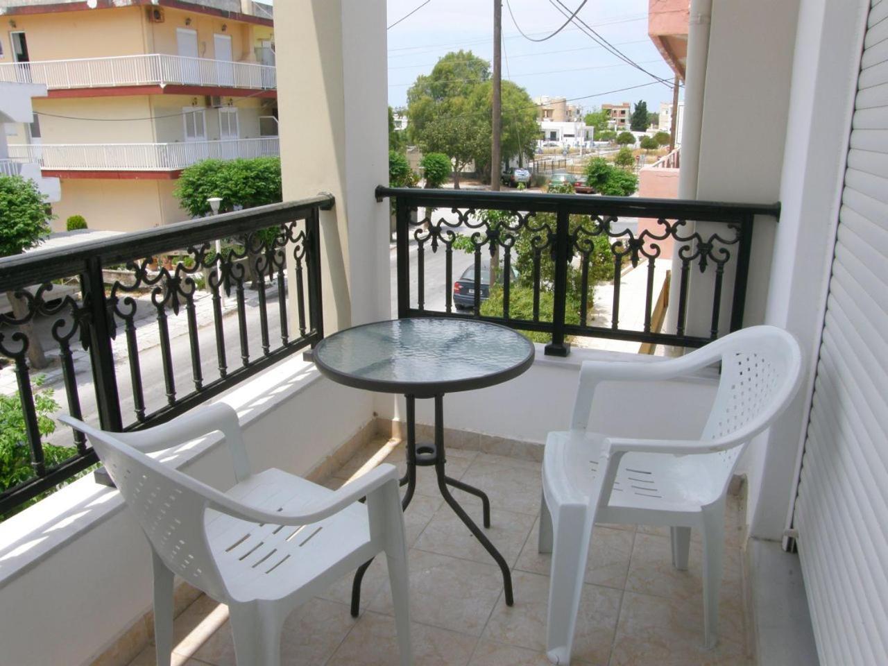 Kostas 2 Apartment Bagian luar foto